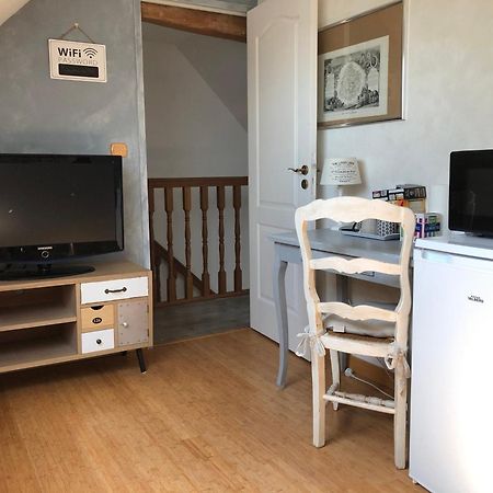 Chambre Double Avec Sdb Privee Au Milieu Des Champs Teloché Exterior foto