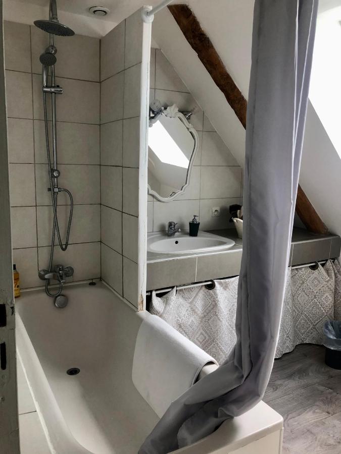 Chambre Double Avec Sdb Privee Au Milieu Des Champs Teloché Exterior foto