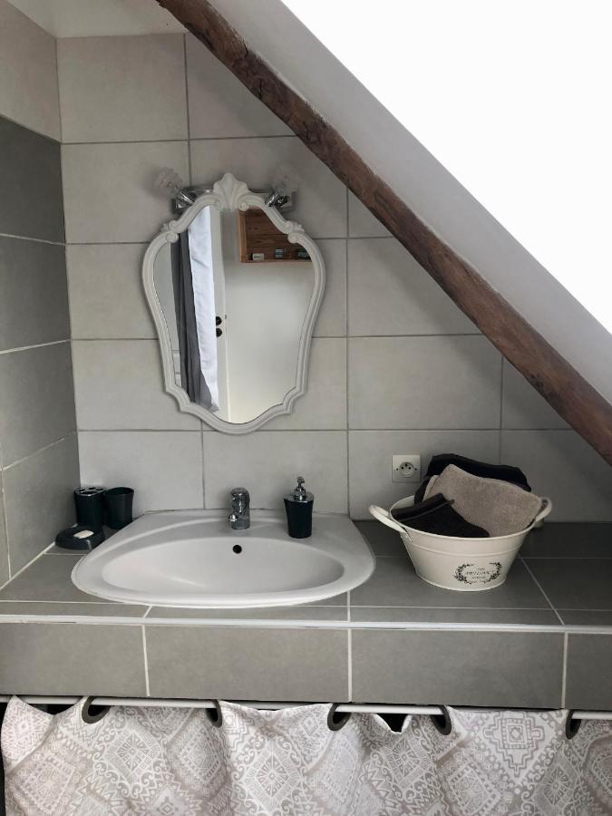 Chambre Double Avec Sdb Privee Au Milieu Des Champs Teloché Exterior foto