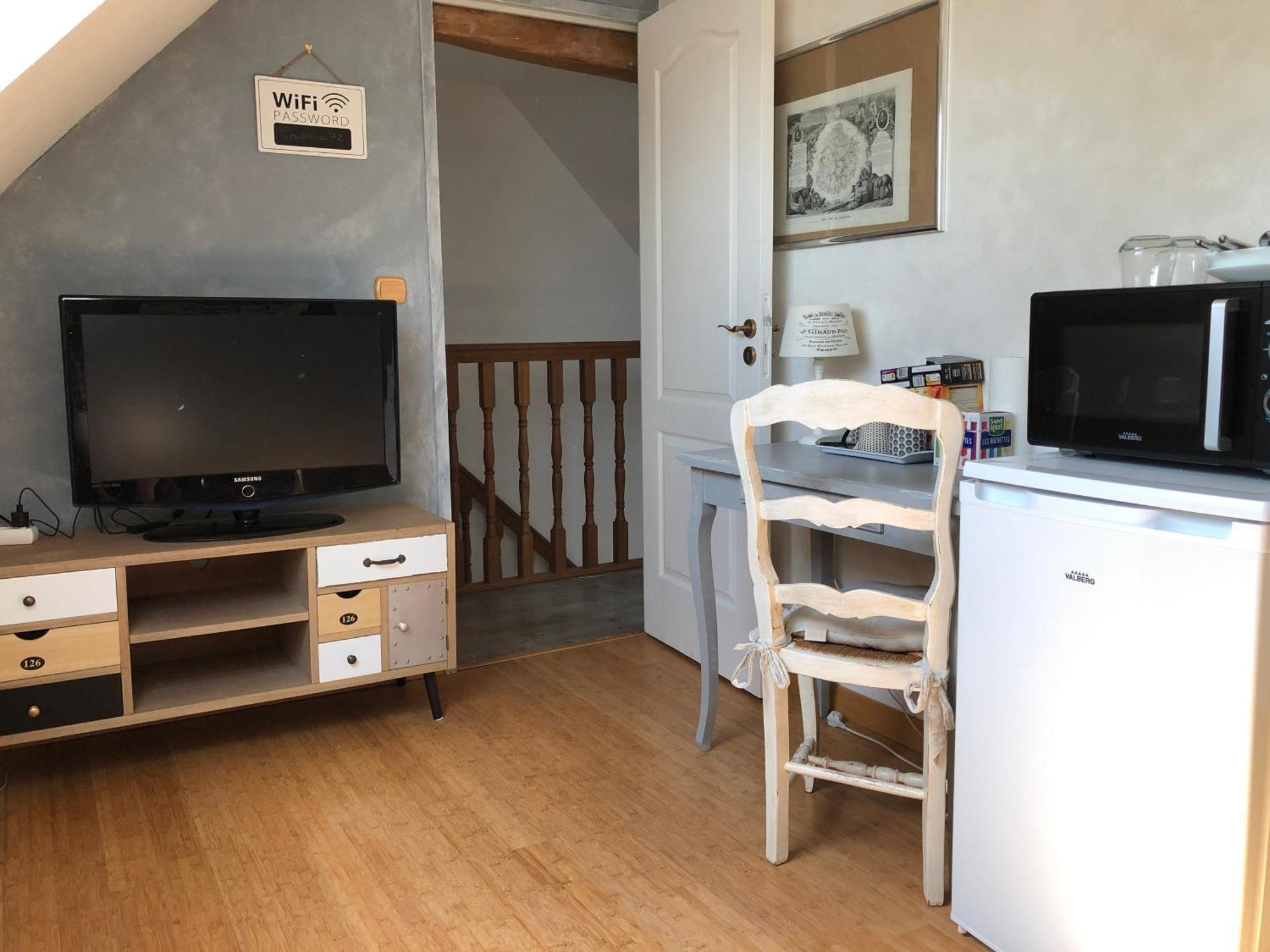 Chambre Double Avec Sdb Privee Au Milieu Des Champs Teloché Exterior foto
